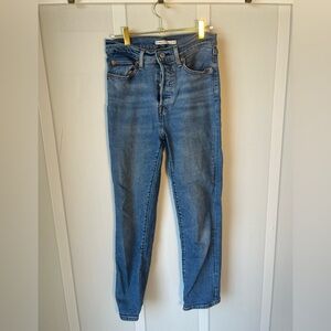 Classic Blue Women's Jeans Wedgie Straight Levi’s Size 27